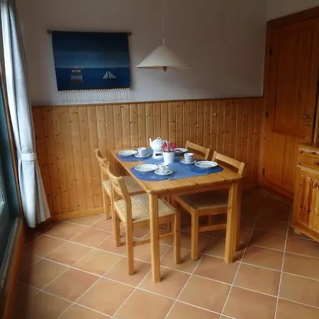 With 2 Bedrooms Hébergement de vacances