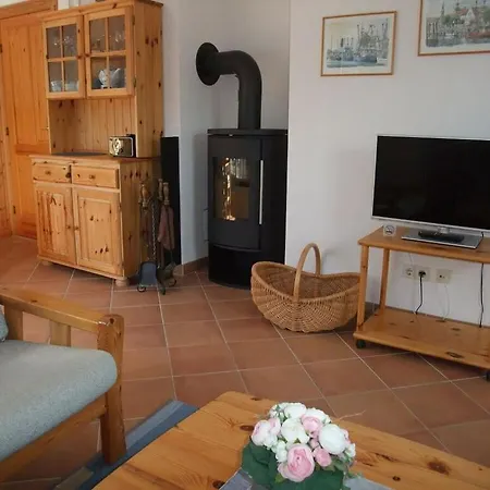 With 2 Bedrooms Hébergement de vacances *
